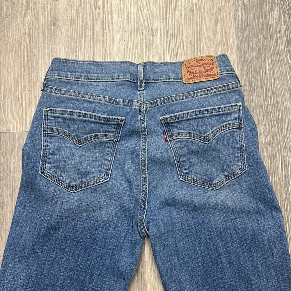 Super cute Levi jeans
